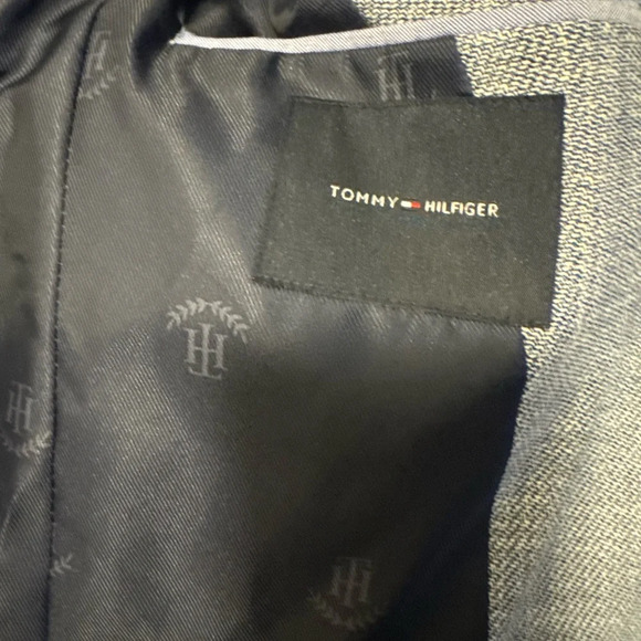 Tommy Hilfiger Gray Sport Coat with Notch Lapel - Picture 7 of 10